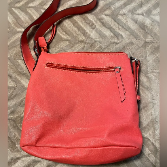 Franco Sarto coral messenger crossbody bag. Lots of inside and outside pockets - Picture 3 of 5